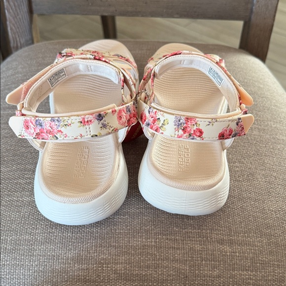 Skechers go golf rose pattern sandals NWT - Picture 3 of 6